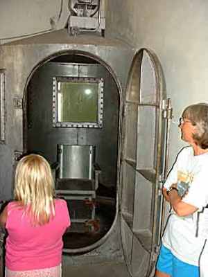 gas chamber