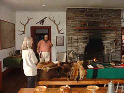 2005-08-050.jpg (44963 bytes)