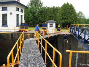 10.jpg (55337 bytes)